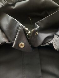 #9: Капюшон відстібаєтьс