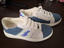 Продам кеди - кросівки фірма Bata Італія розмір 38