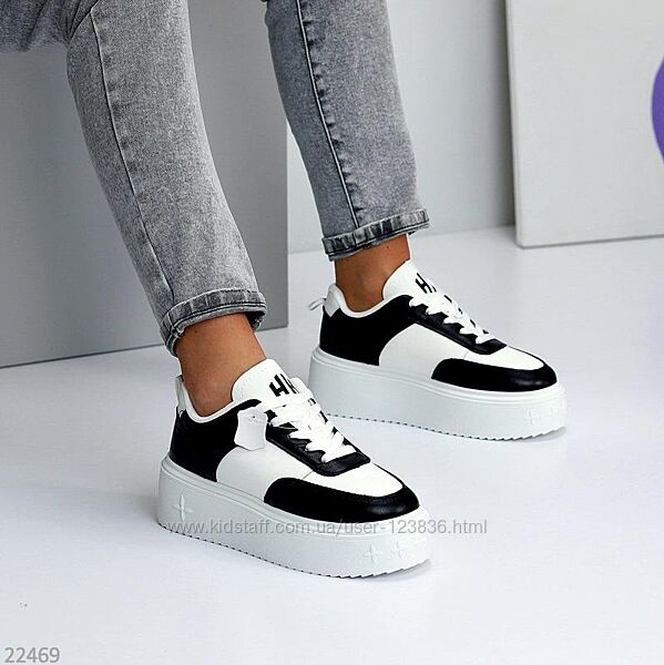Женские кроссовки на утолщенной подошве платформе