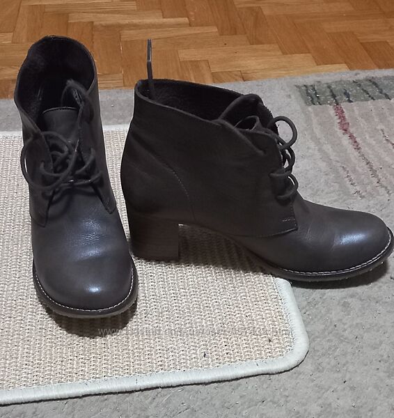 Жіночі чобітки Casual 37 розмір
