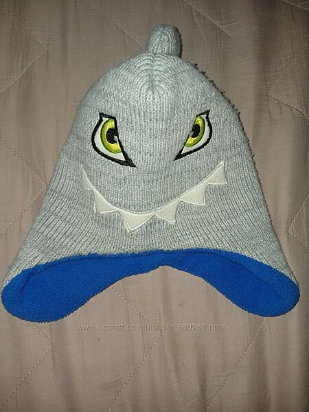 Шапка у вигляді акули, всередині фліс 5-10 років