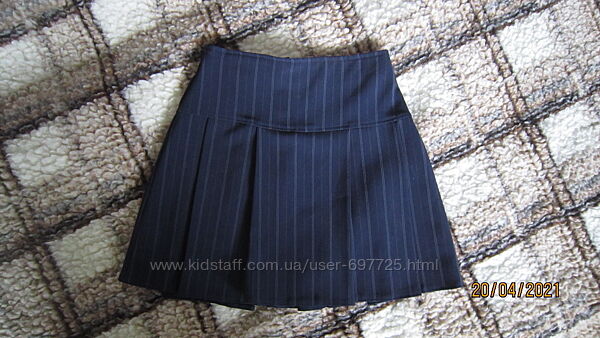 Тёмно-синяя юбка в полоску со складками р. 10, 128-134 см