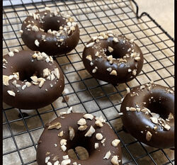 Анна Злобина Шоколадные пончики 2024