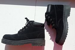 Демісезонні черевики з натуральної замші чорного кольору 36 р.