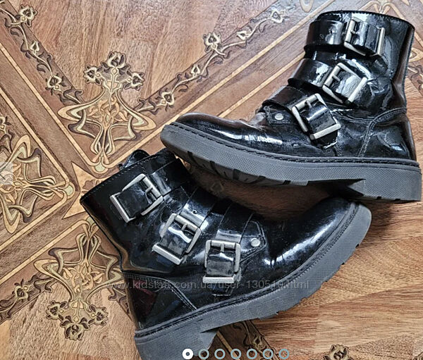 Демисезонные весенние ботинки 32р чёрные лакированные