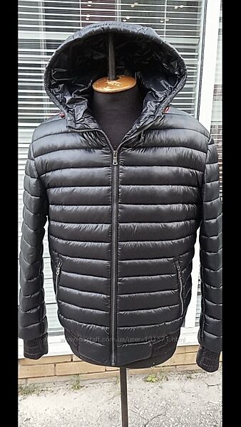 Мужская  куртка евро зима черная очень модная под резинку М-140.