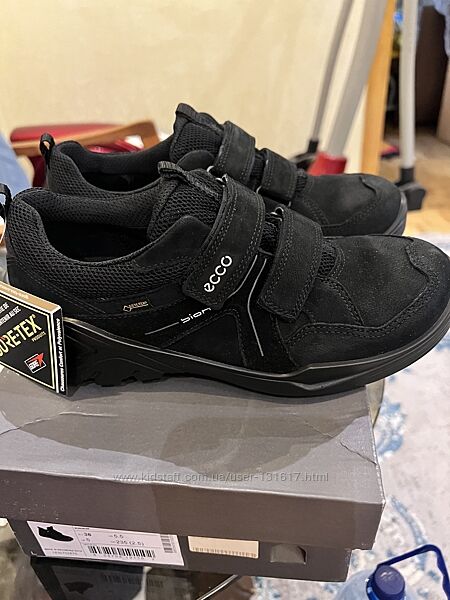 Кросівки ессо gore-tex розмір 38