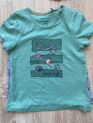 Комплект футболок на дівчинку 3-4 років.