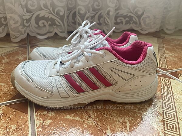 Кросівки adidas  36,5 розмір 