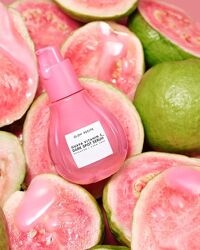 Сироватка для обличчя від пігментації Glow Recipe Guava Vitamin C  Ferulic