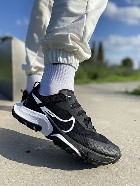 Стильні кросівки Nike terra kiger 8