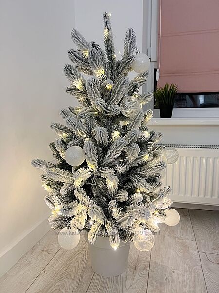 Великий вибір штучних ялинок, ми знаємо про них все