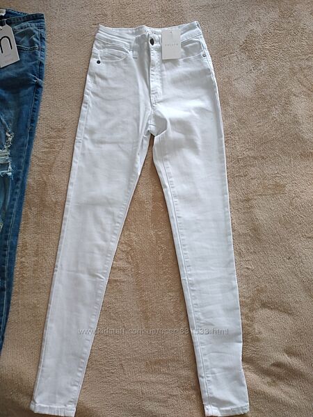 Нові, біленькі вузькі джинси