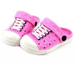 Красочные детские Crocs сандали-кроссовки, разм 27, новы