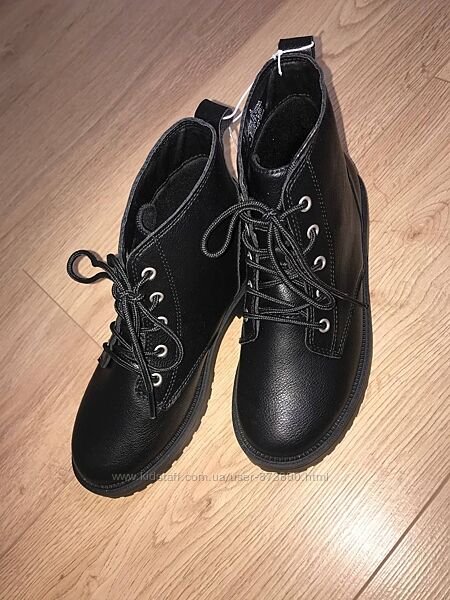 Черевички Oldnavy на дівчинку Розмір US 3Y, EUR 35, 22 см