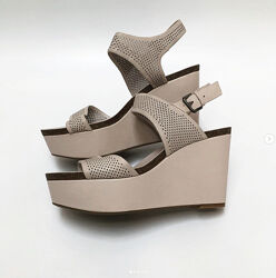 Знижка Шкіряні босоніжки Vince Camuto 38