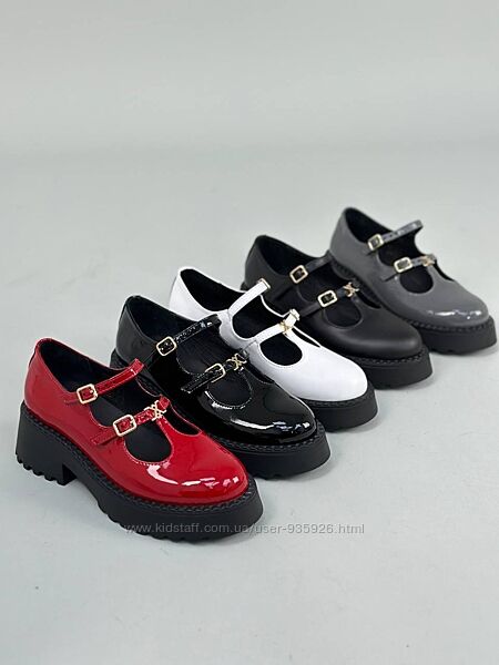 Червоні, чорні, сірі, білі туфлі
