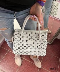 небольшая сумка через плечо среднего размера Луи виттон