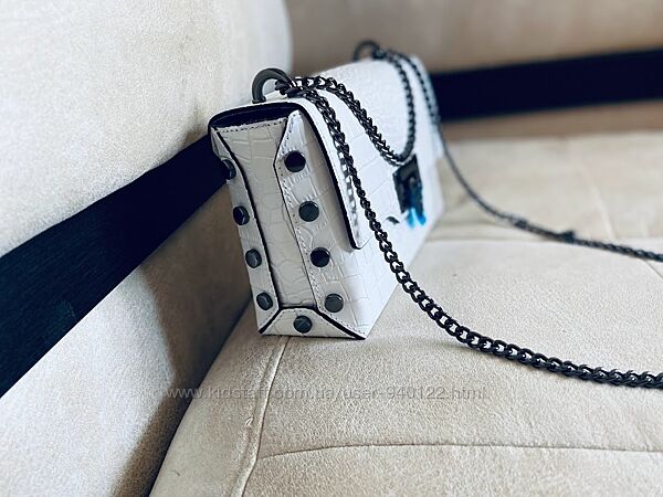 Біла шкіряна Італійська сумка через плече жіноча кроссбоді клатч базова 