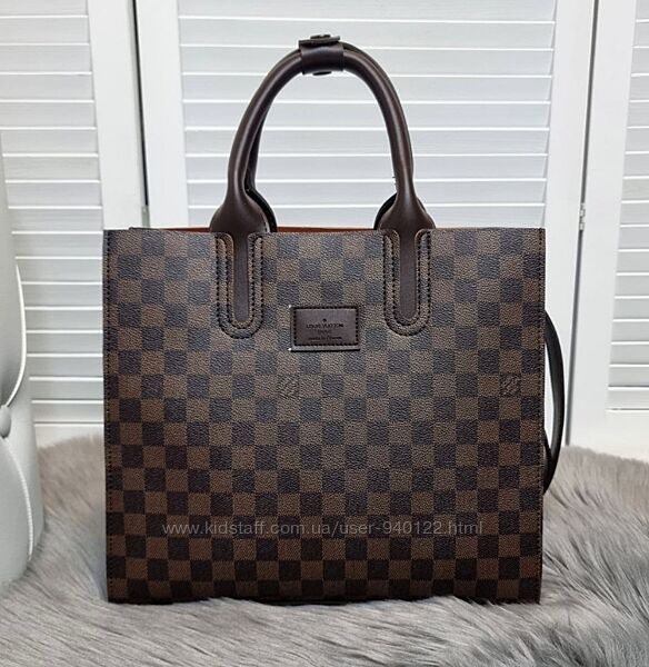 сумка среднего размера через плечо тоут Louis Vuitton