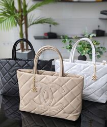 Брендова модна сумка шоппер Шанель стьобані сумки бежевого кольору  Chanel 