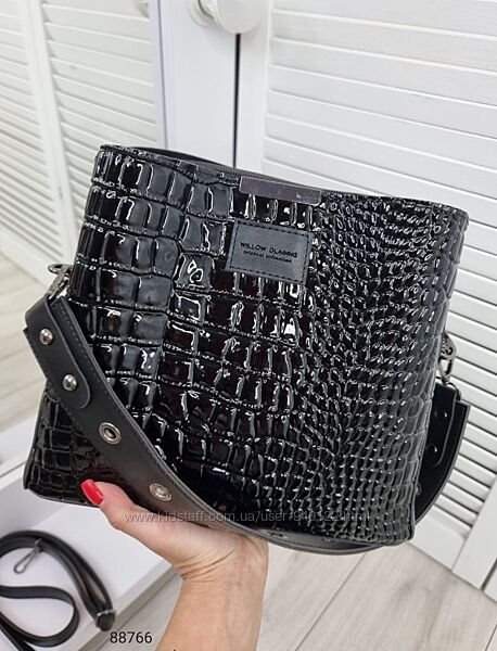 Лакова сумка середнього розміру чорна рептилія хобо модна сумочка