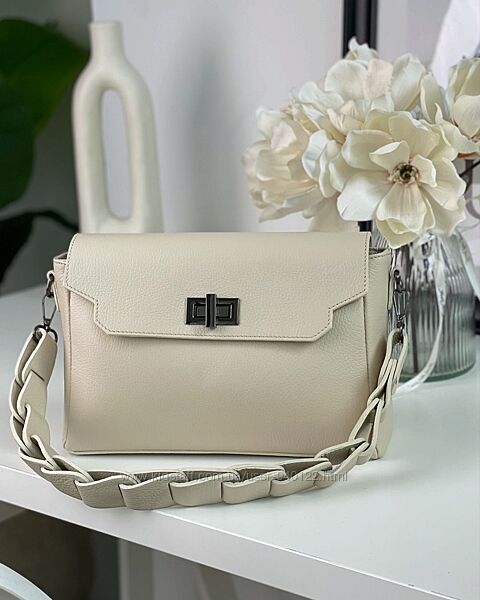 Сумка шкіряна жіноча купити Італійську стильну базову сумочку через плече 