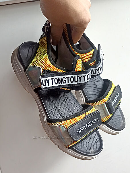 Босоніжки босоножки сандалії для дівчинки 38-39 р.