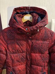 Красный натуральный пуховик Hilfiger, рост 164 см.