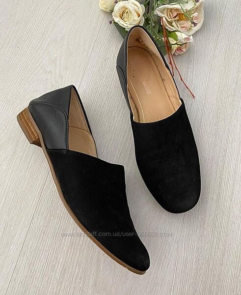 Комбинированные кожаные лоферы от фирмы Clarks