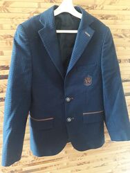 пиджак на стройного  мальчика  для 1 класса 