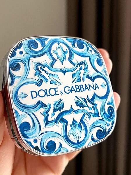 Компактна пудра з ефектом фотошопу Dolce &Gabbana 