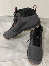 Чоловічі черевики фірми Columbia, демісезонні, розмір 46, нові.