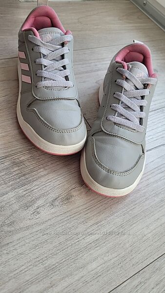 Кросівки adidas на дівчинку 