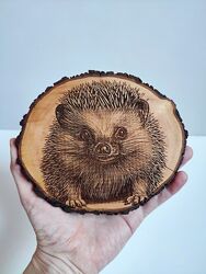 картина на срезе дерева дуб ёжик ёж Handmade декор / 13х15 см