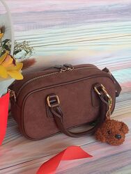 Сумка з підвіскою брелком, замш Міу, коричневий, шоколад боулінг багет