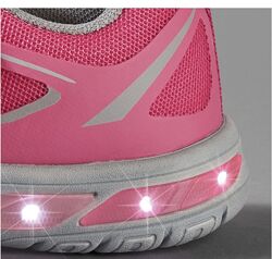Новые светящиеся кроссовки 