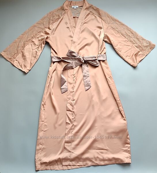 Шовковистий халат Etam з мереживом розмір S