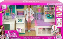 Игровой набор Барби Клиника кукла Barbie Fast Cast Clinic & Brunette Doctor
