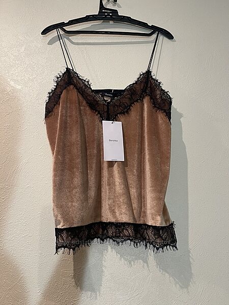 Нежно-золотистый топ Bershka из тонкого велюра