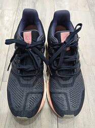 Кроссовки Adidas размер 38. 
