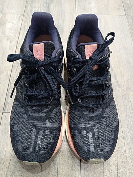 Кроссовки Adidas размер 38. 