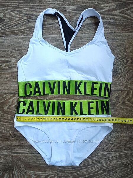 Комплект нижнего белья Calvin Klein intense power cлипы топ с чашечками. 