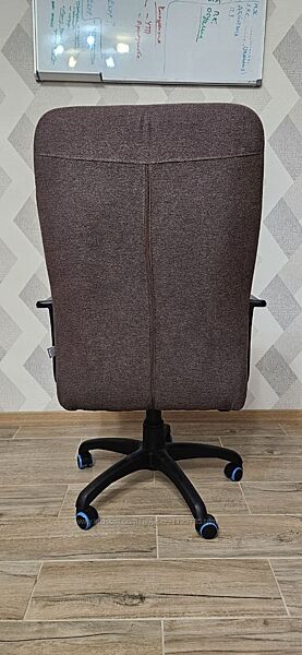 Крісло офісне amf - Ледлі Пластик