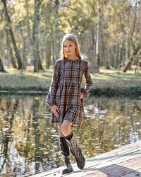 Сукня нарядно-повсякденна.