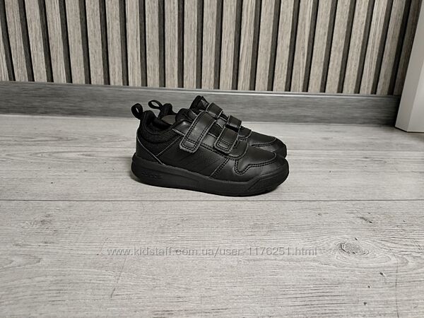 Кросівки adidas tensaur s24048