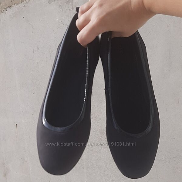 Чорні замшеві туфлі балетки 39 розмір джеокс