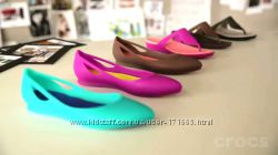 Яркие балетки Crocs Rio Flat