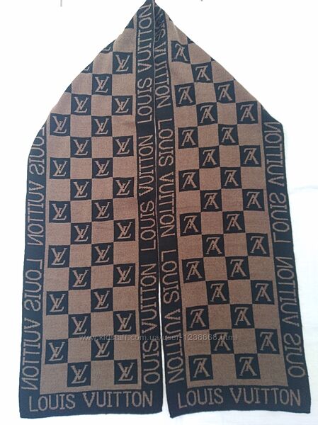 Трикотажный шарф Louis Vuitton.