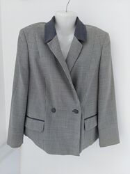 Шерстяной пиджак от элитного швейцарского бренда A-K-R-I-S.